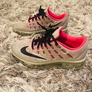 Kid’s Nike Air max/size 5/pink and gray